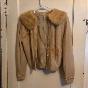 Vintage 1950s sweater with Fox-fur collar